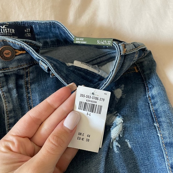 NWT Hollister Distressed Skinny Jeans - Picture 3 of 4
